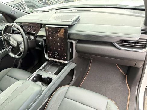 Used 2024 GMC Acadia AT4 w/ Super Cruise Package AWD/4WD image 17