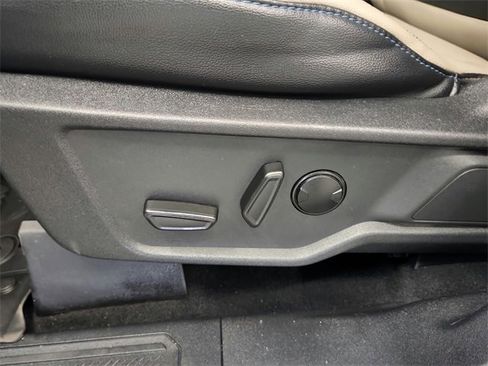 Used 2023 Ford Bronco Wildtrak image 28