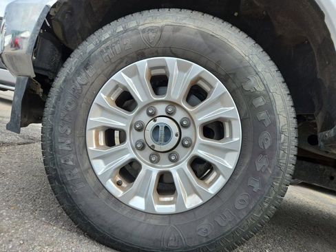 Used 2022 Ford F250 XLT AWD/4WD image 4