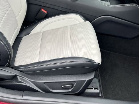 Used 2025 Ford Mustang GT Premium image 27