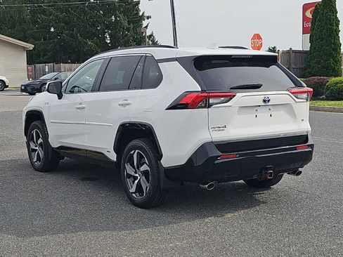 Used 2022 Toyota RAV4 SE w/ Weather & Moonroof Package AWD/4WD image 15