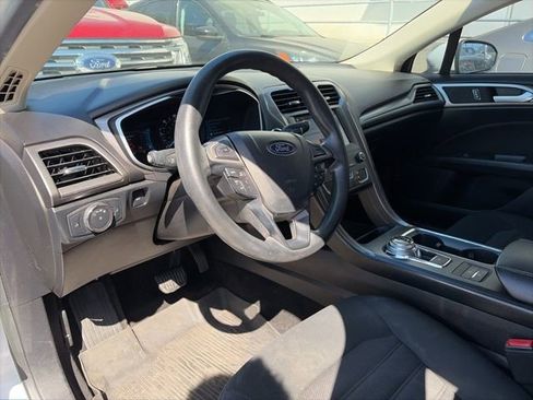 Used 2019 Ford Fusion SE image 13