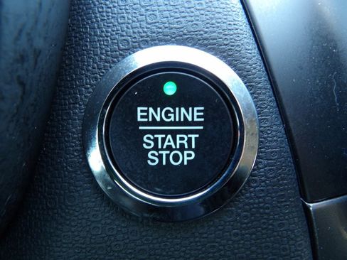 Used 2022 Ford EcoSport SE w/ SE Convenience Package image 18