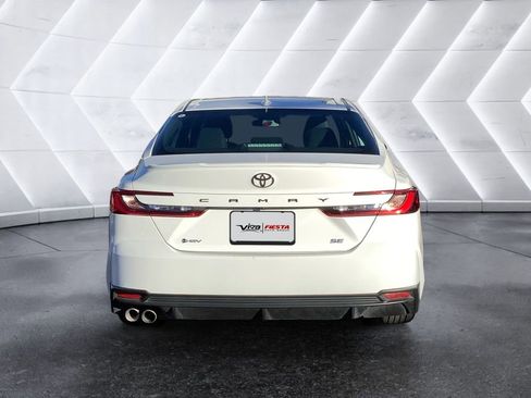 Used 2025 Toyota Camry SE image 5