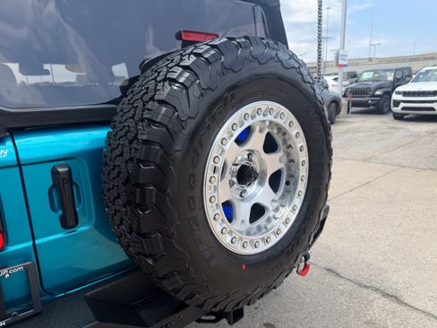 Used 2024 Jeep Wrangler Unlimited Rubicon w/ Convenience Group AWD/4WD image 8