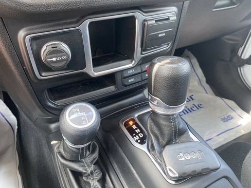 Used 2024 Jeep Gladiator Sport AWD/4WD image 24
