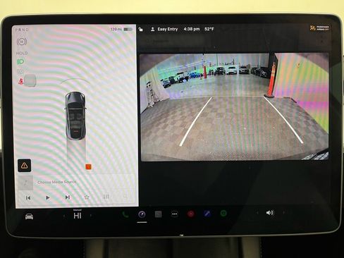 Used 2022 Tesla Model Y Long Range image 7