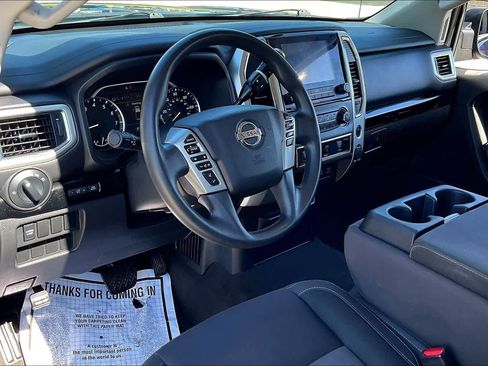 Used 2021 Nissan Titan SV image 17