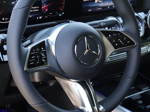 New 2026 Mercedes-Benz GLA 250 4MATIC image 18