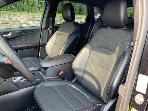 Used 2025 Ford Escape ST-Line AWD/4WD image 23