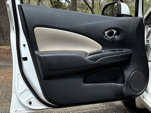 Used 2014 Nissan Versa Note SV image 16