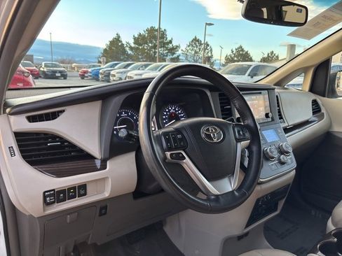 Used 2015 Toyota Sienna AWD image 17