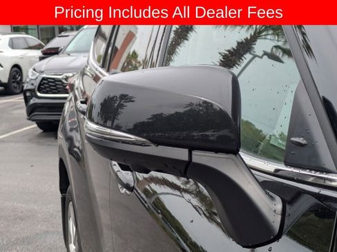 New 2026 Toyota Highlander Limited AWD/4WD image 13
