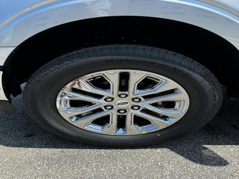 New 2025 Ford F150 Lariat w/ Equipment Group 501A Mid image 11