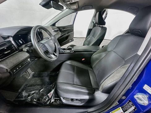 Used 2025 Toyota Camry XLE FWD image 15