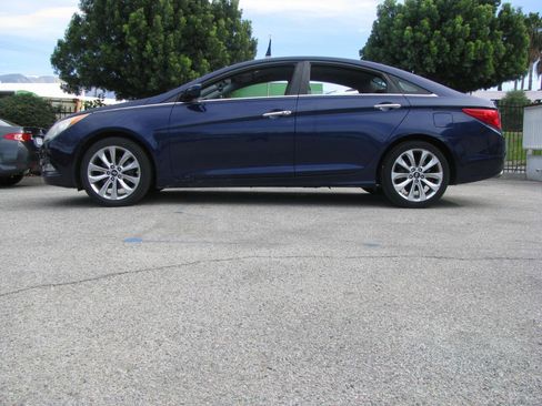 Used 2013 Hyundai Sonata SE image 1