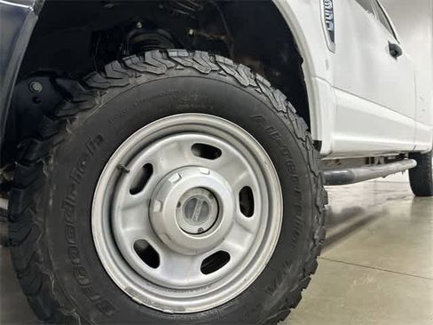 Used 2022 Ford F350 XL w/ Power Equipment Group image 27