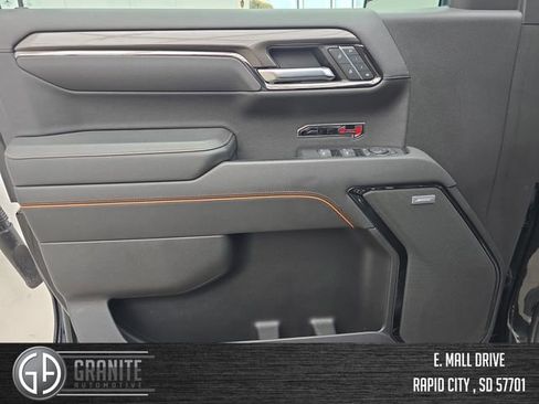 Used 2022 GMC Sierra 1500 AT4 w/ AT4 Preferred Package image 10