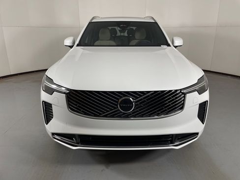New 2026 Volvo XC90 B5 Core image 3