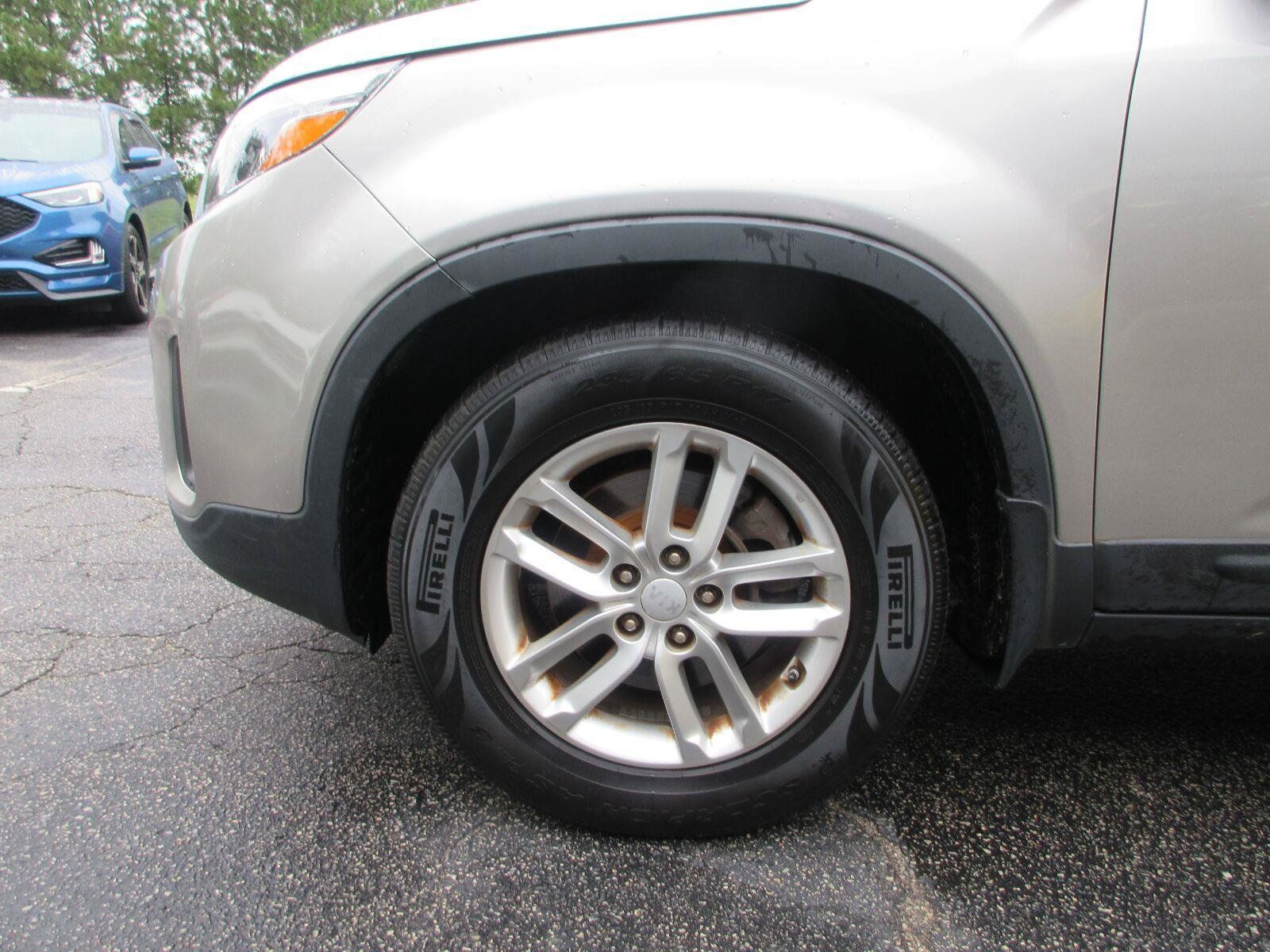 Used 2014 Kia Sorento LX FWD image 21
