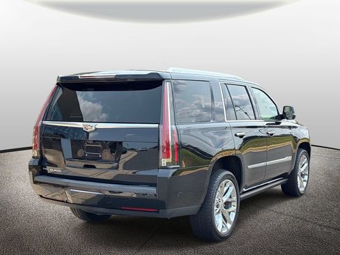Used 2020 Cadillac Escalade Platinum AWD/4WD image 2
