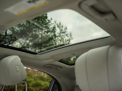 Used 2017 Mercedes-Benz S 550 Sedan image 35