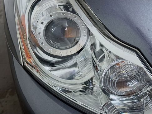 Used 2015 INFINITI Q40 w/ Navigation Package image 39