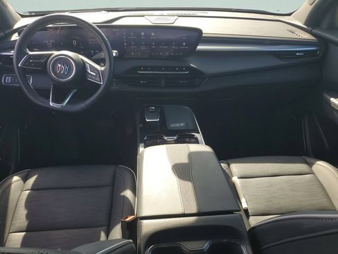 Used 2025 Buick Enclave Sport Touring w/ Power Package FWD image 11