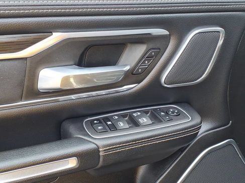 Used 2023 RAM 1500 Laramie AWD/4WD image 4
