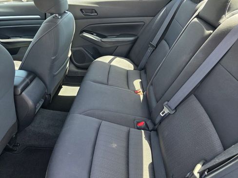 Used 2023 Nissan Altima 2.5 SV FWD image 15