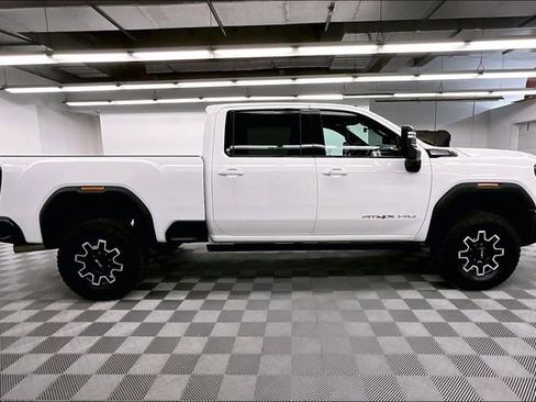 Used 2025 GMC Sierra 2500 AT4X AWD/4WD image 15