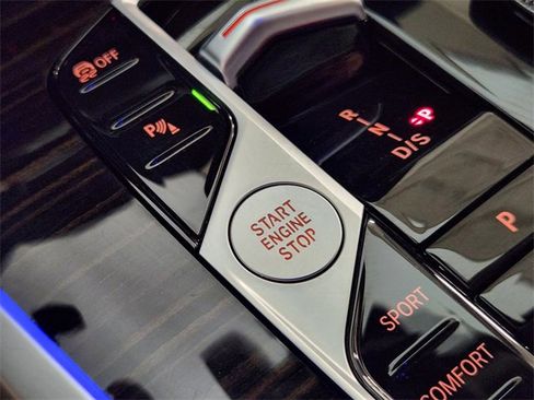 Used 2025 BMW X7 xDrive40i image 21