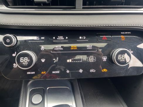 Used 2024 INFINITI QX60 Luxe w/ Cargo Package image 23