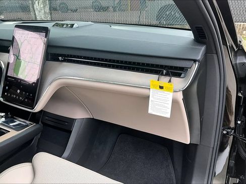 New 2026 Volvo EX90 Plus AWD/4WD image 11