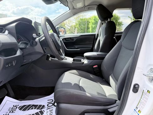 Used 2019 Toyota RAV4 LE w/ All Weather Liner Package AWD/4WD image 15