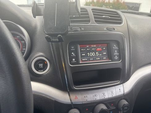 Used 2015 Dodge Journey American Value Package w/ Flexible Seating Group FWD image 3