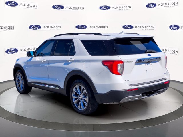 Certified 2022 Ford Explorer XLT w/ Equipment Group 202A AWD/4WD image 3