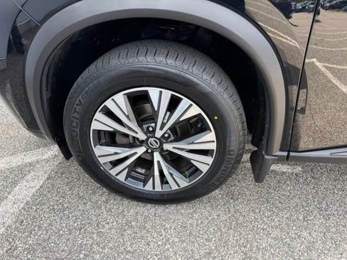 Used 2021 Nissan Rogue SV w/ Premium Package AWD/4WD image 12