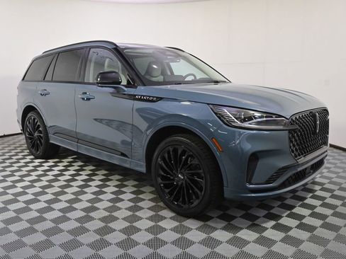 New 2026 Lincoln Aviator Reserve AWD/4WD image 8