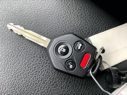 Used 2015 Subaru Crosstrek 2.0i Limited image 9