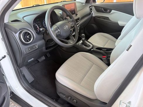 Used 2023 Hyundai Kona SEL w/ Cargo Package FWD image 2