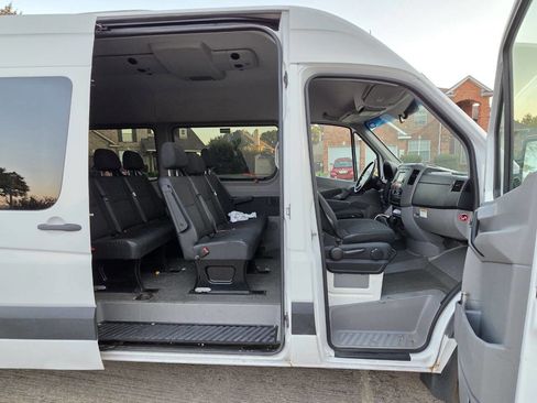 Used 2014 Freightliner Sprinter 2500 image 11