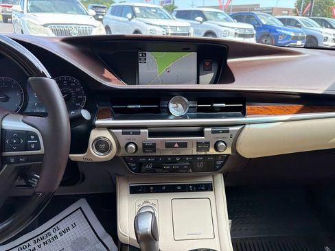 Used 2018 Lexus ES 350 w/ Ultra Luxury Package FWD image 44