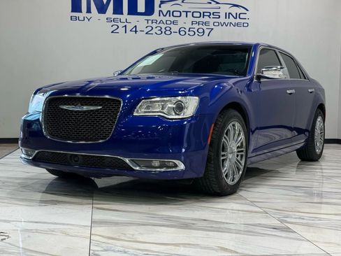 Used 2018 Chrysler 300 Limited w/ Safetytec Plus Group image 2