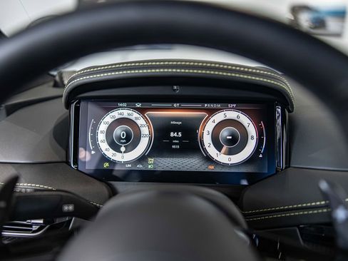Used 2025 Aston Martin DB12 Coupe RWD image 24