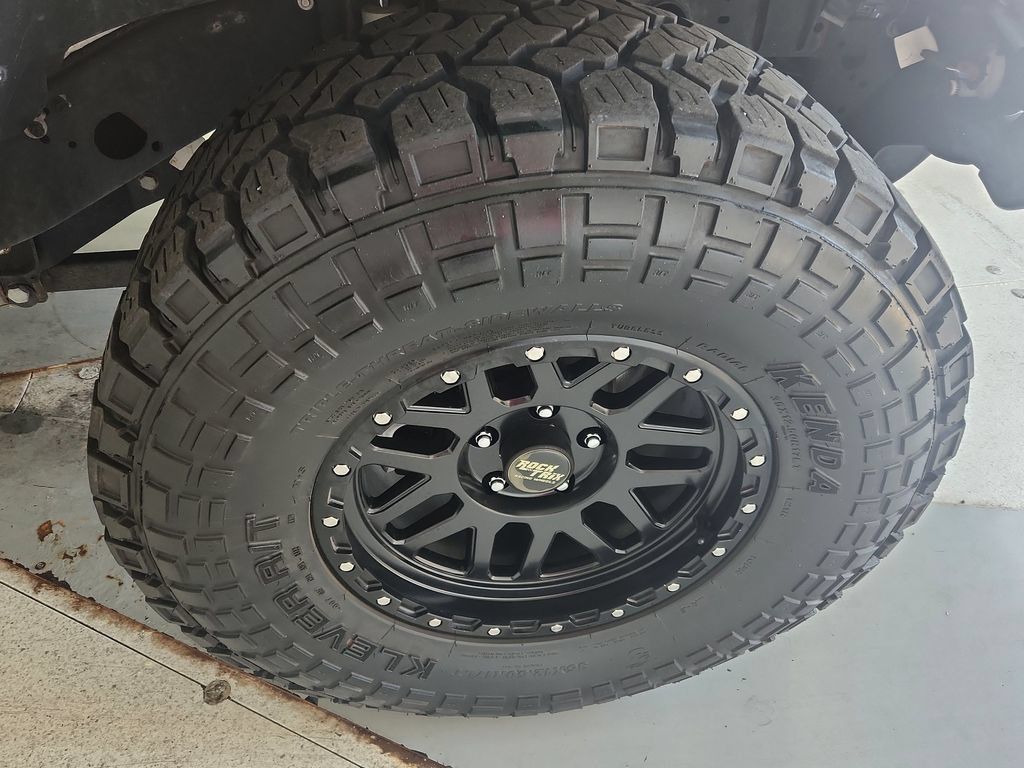 Certified 2018 Jeep Wrangler Unlimited Sport S AWD/4WD image 19