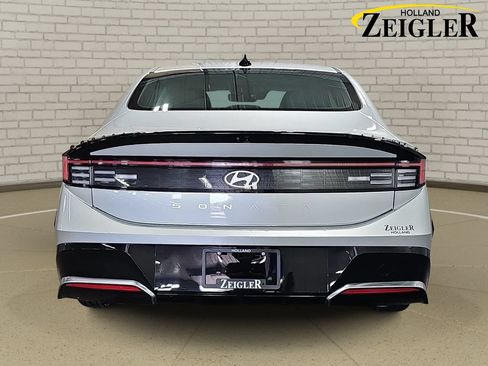 Certified 2025 Hyundai Sonata SEL FWD image 6