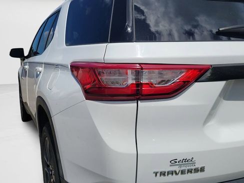 Used 2019 Chevrolet Traverse RS FWD image 11