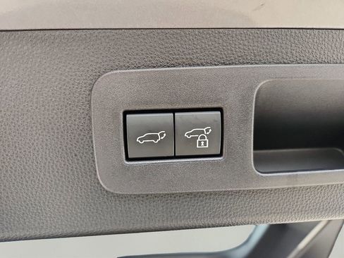 Used 2025 Lexus LX 600 4WD w/ Luxury Package image 29