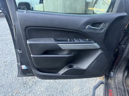 Used 2018 Chevrolet Colorado LT w/ Redline Special Edition image 16